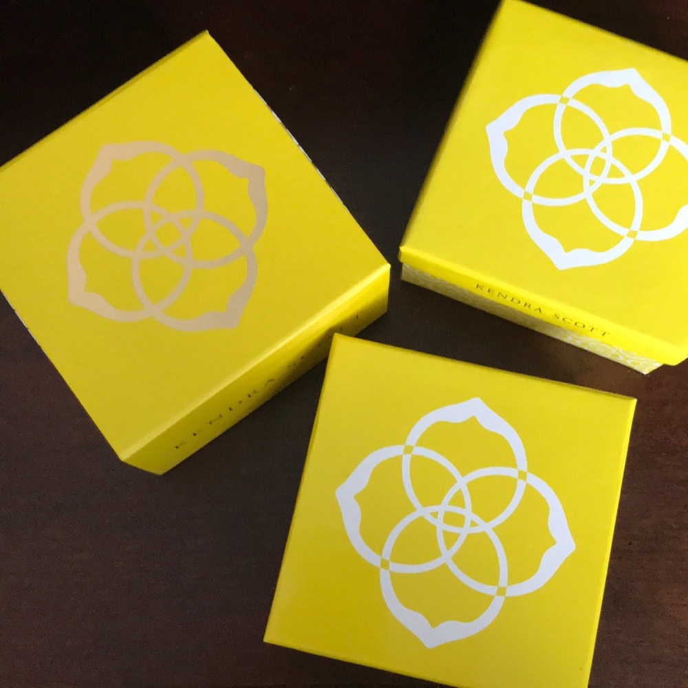 Kendra Scott Gift Box